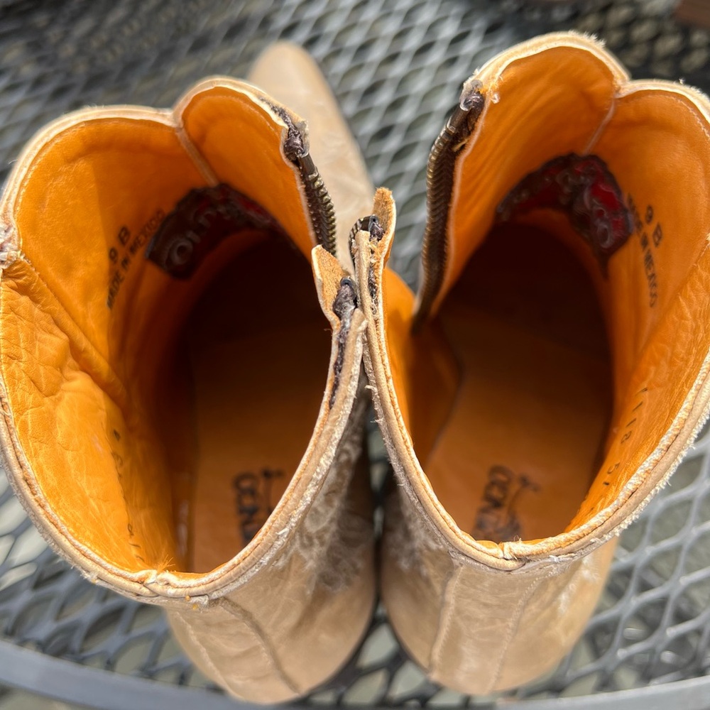 🔥Old Gringo Tan Embroidered VERY Distressed Ankle Boots, EUC, 9 (Actual Photos) - Picture 16 of 16